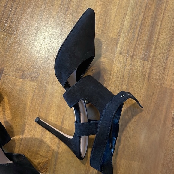 BCBG Generation Heels - Picture 4 of 11